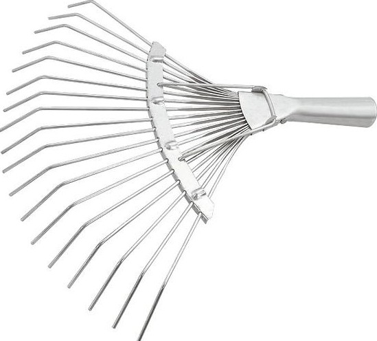 Грабли, метла, косы